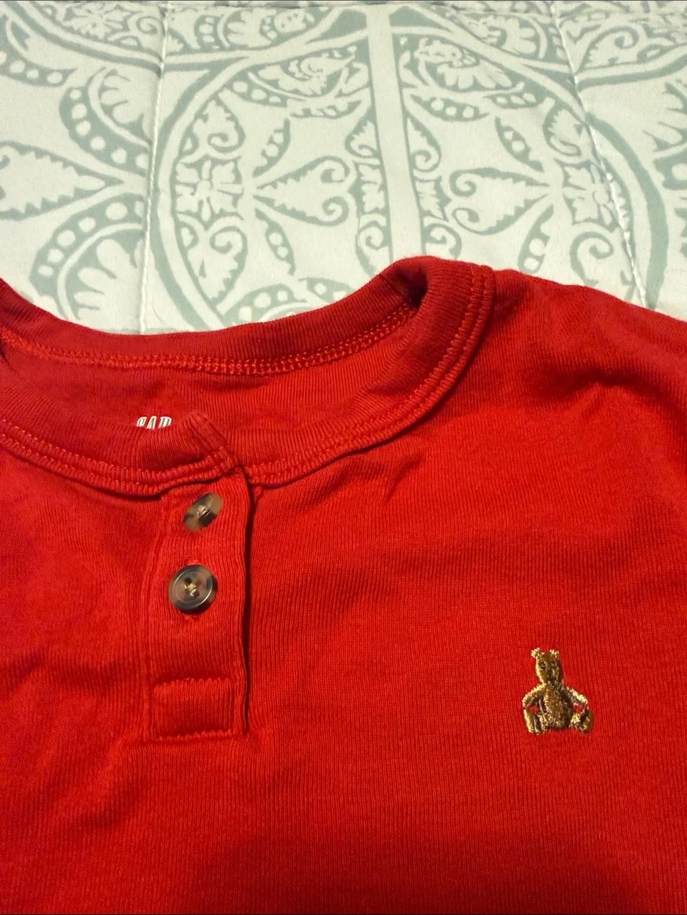 GAP bright red